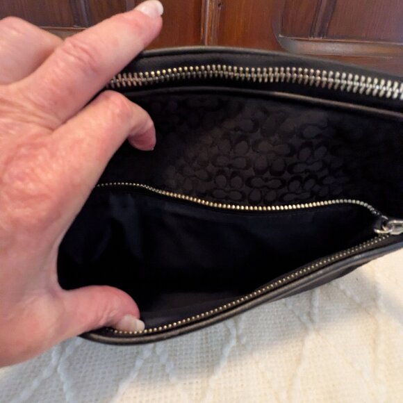 Coach Black Signature C Large Cosmetic Case Toiletry Travel Bag Unisex F05094 - Picture 8 of 9